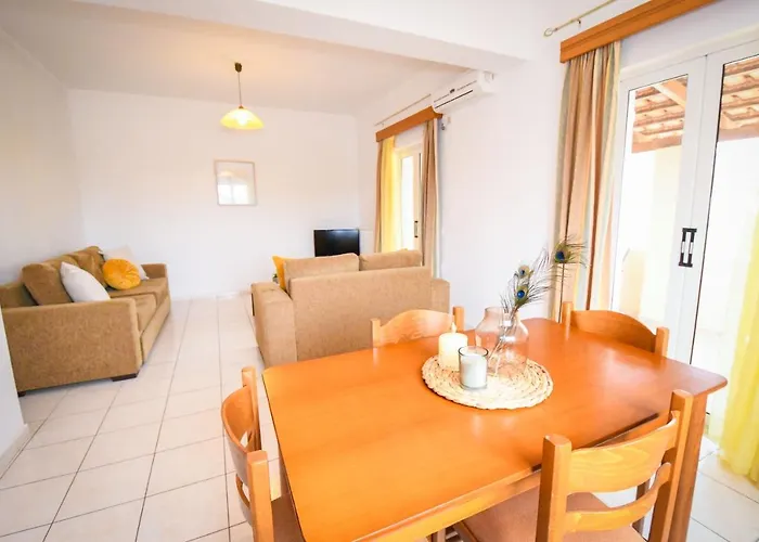 Apartamento Varvarigos Village Áyios Kírikos