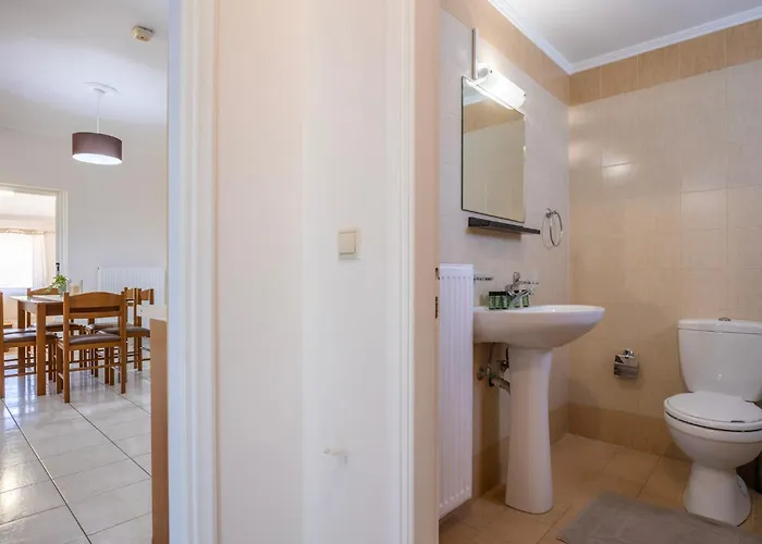 Varvarigos Village *