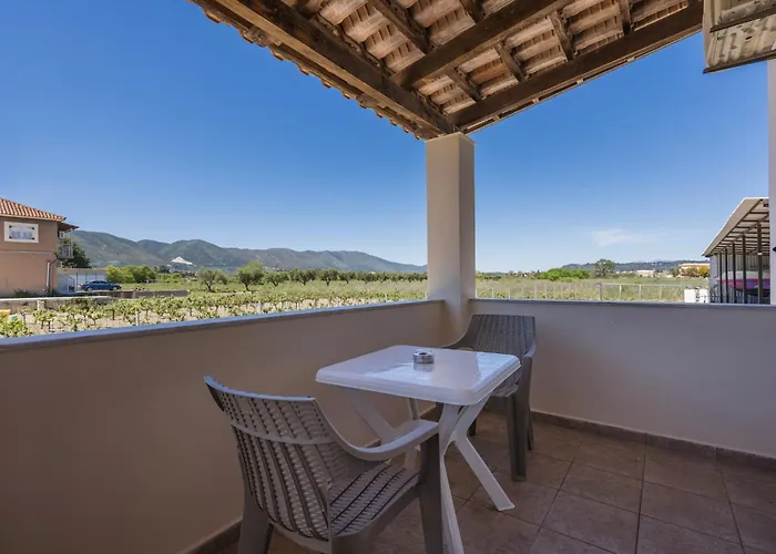 Varvarigos Village *