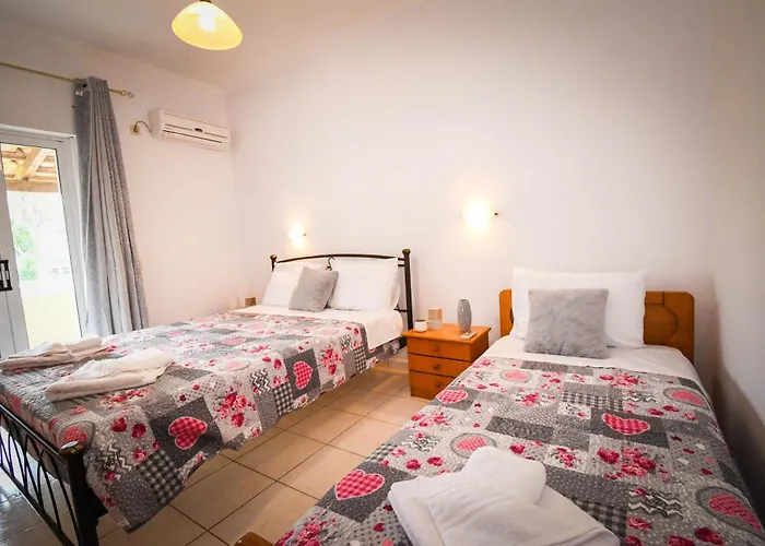 Varvarigos Village Áyios Kírikos