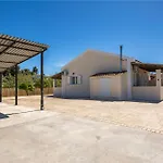 Varvarigos Village Apartment Áyios Kírikos
