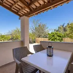 Varvarigos Village Áyios Kírikos