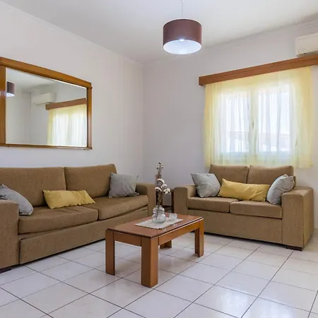 Varvarigos Village Apartman *
