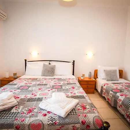 Varvarigos Village Apartman Áyios Kírikos
