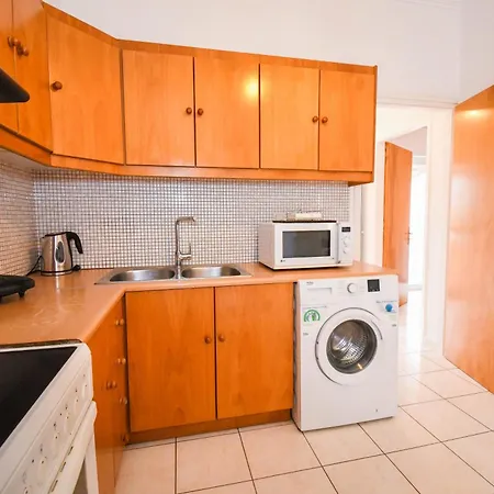 Varvarigos Village Apartman *