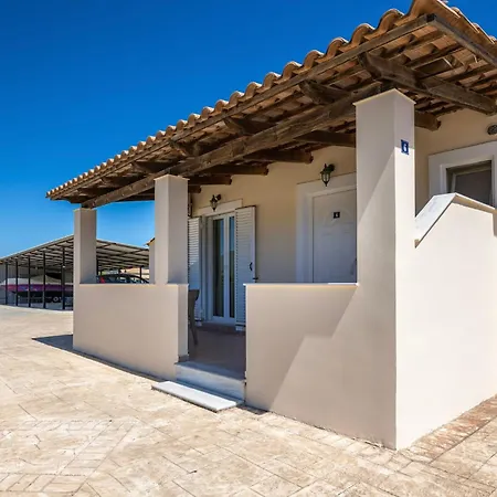 Varvarigos Village * Áyios Kírikos