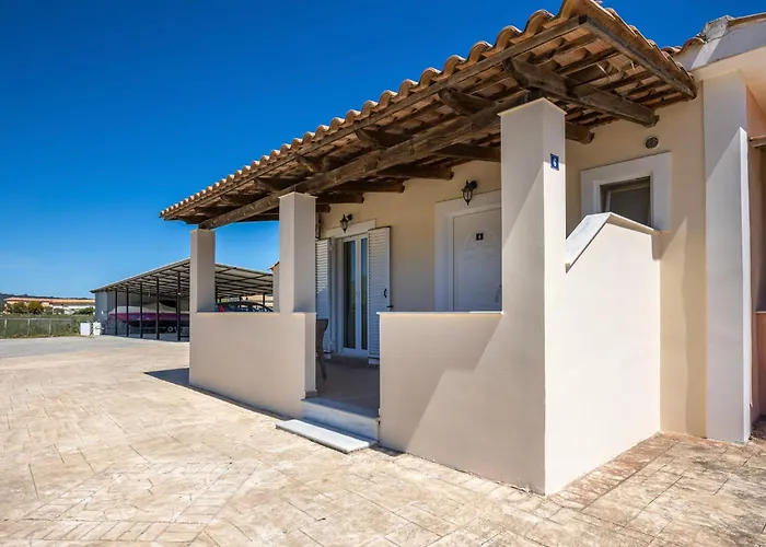 Varvarigos Village * Áyios Kírikos