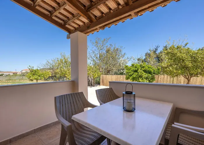 Varvarigos Village Áyios Kírikos